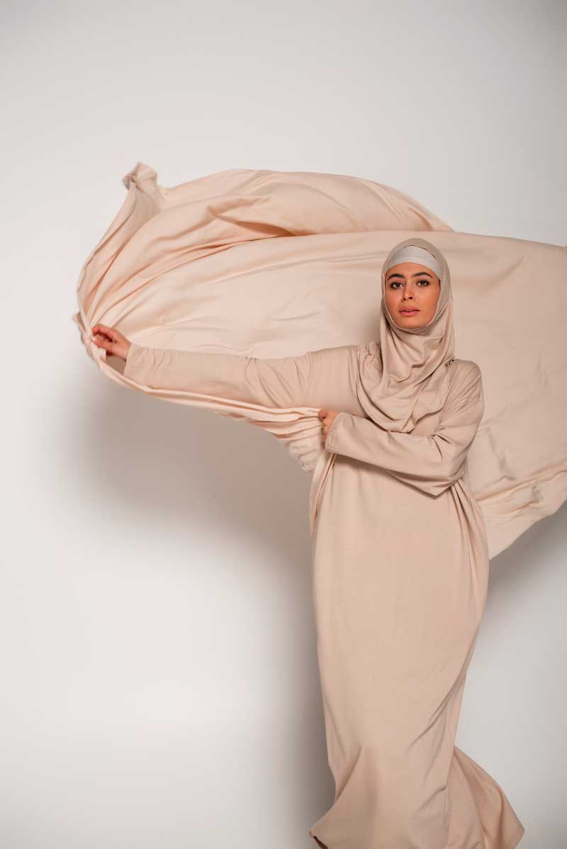How to Incorporate Designer Abayas into Your Everyday Wardrobe?