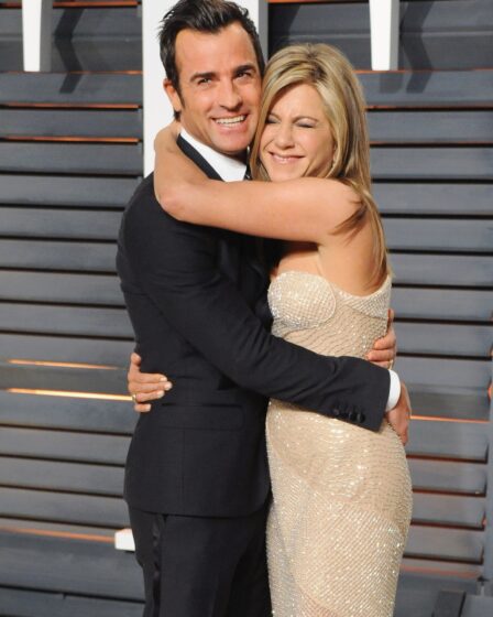 BEVERLY HILLS CA  FEBRUARY 22  Actor Justin Theroux and actress Jennifer Aniston arrive at the 2015 Vanity Fair Oscar...