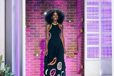 JODIE TURNER SMITH WORE CHRISTOPHER JOHN ROGERS ON THE KELLY CLARKSON SHOW