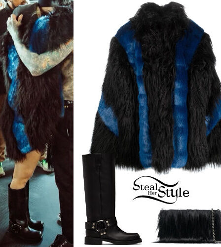 Kourtney Kardashian: Blue-Black Coat and Bag