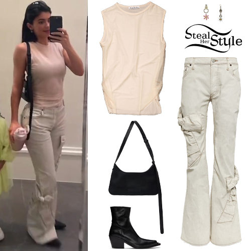 Kylie Jenner: Tank Top, Bow Jeans