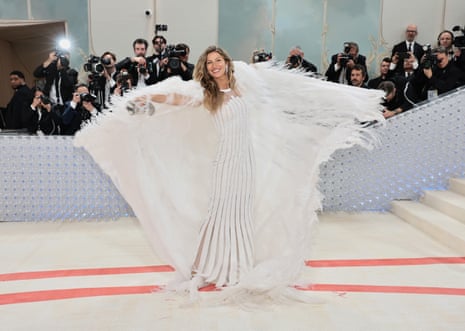 Gisele Bündchen attends The 2023 Met Gala Celebrating “Karl Lagerfeld: A Line Of Beauty” at The Metropolitan Museum of Art on May 01, 2023 in New York City