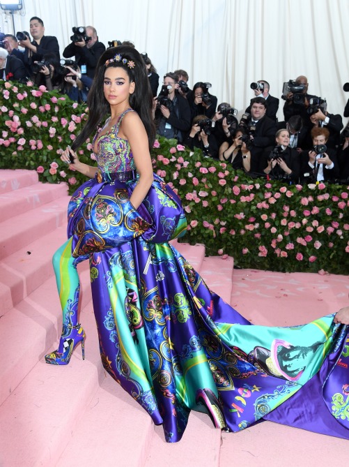 Dua Lipa’s Met Gala Look 2023 Features A ’90s Couture Princess Gown