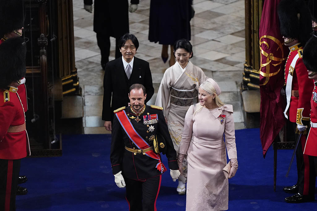 LONDON, ENGLAND - MAY 06: Crown Prince Haakon, Crown Princess Mette-Marit of Norway Crown, Prince Fumihito of Japan and Crown Princess Kiko of Japan arrive for the coronation ceremony of King Charles III and Queen Camilla in Westminster Abbey, on May 6, 2023 in London, England. The Coronation of Charles III and his wife, Camilla, as King and Queen of the United Kingdom of Great Britain and Northern Ireland, and the other Commonwealth realms takes place at Westminster Abbey today. Charles acceded to the throne on 8 September 2022, upon the death of his mother, Elizabeth II. (Photo by Andrew Matthews - WPA Pool/Getty Images)