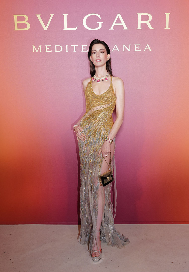 Anne Hathaway Wore Atelier Versace To The To The Bulgari Mediterranea High Jewelry Event 