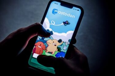 The logo of distributed microblogging service App Mastodon is displayed on a smartphone on November 14, 2022 in Berlin, Germany.