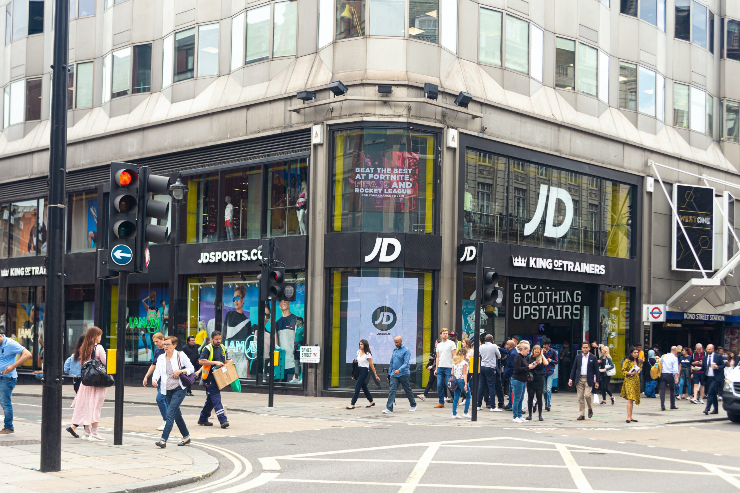 JD Sports’ Profit to Top £1 Billion This Year - Fashnfly