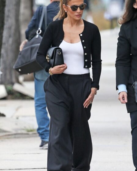 Jennifer Lopez is seen out window shopping with a friend. 28 May 2023 Pictured: Jennifer Lopez. Photo credit: Thecelebrityfinder/MEGA TheMegaAgency.com +1 888 505 6342 (Mega Agency TagID: MEGA988230_023.jpg) [Photo via Mega Agency]