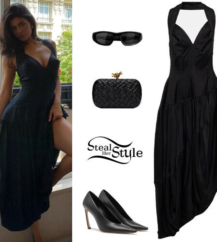 Kylie Jenner: Black Dress and Pumps