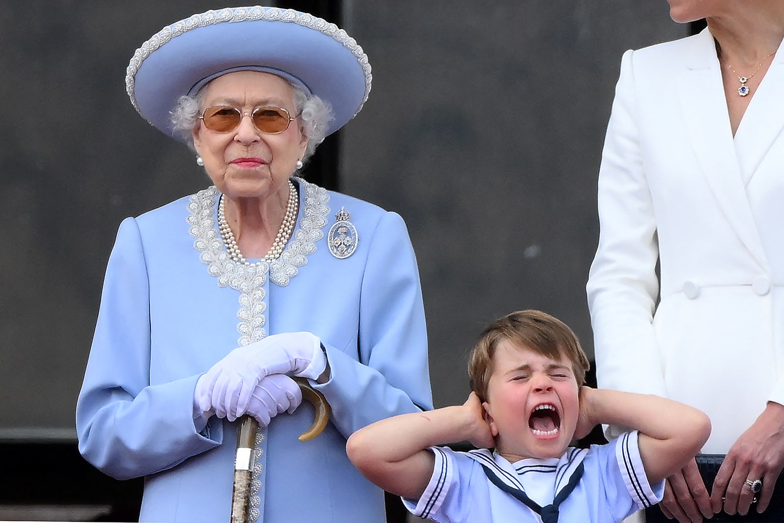 Queen Elizabeth and Prince Louis in 2022 being relatable