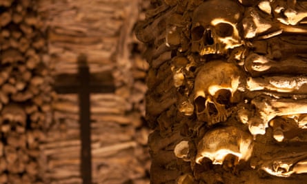 Skulls and bones in Capela dos Ossos.