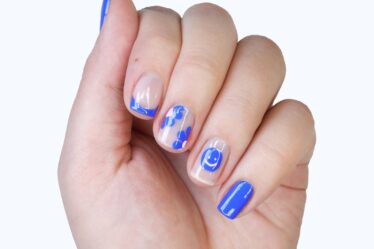 25 Simple Flower Nail Designs That Are So Easy to DIY