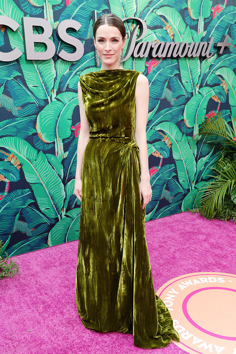 Bee Shaffer Wore Dior Haute Couture To The 2023 Tony Awards Fashnfly