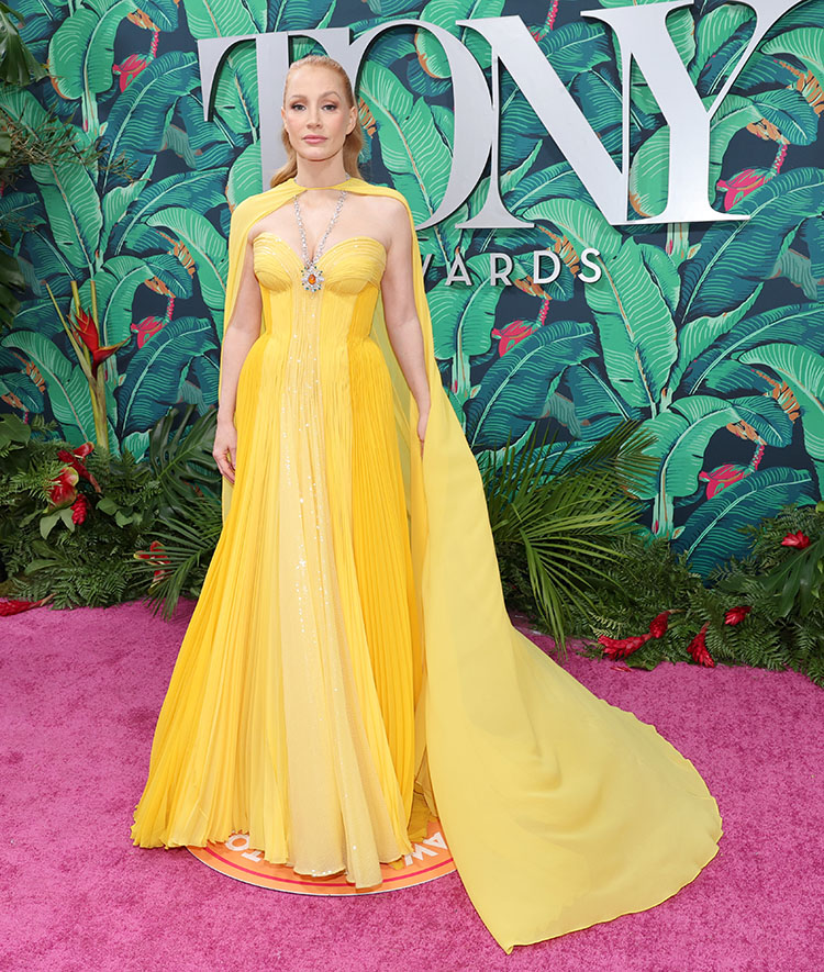 Jessica Chastain Wore Gucci To The 2023 Tony Awards

Jessica Chastain, Gucci, 2023 Tony Awards, Jessica Chastain Gucci, Jessica Chastain 2023 Tony Awards, Jessica Chastain Yellow Dress, Yellow Dress,