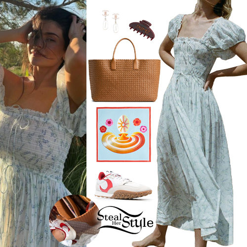 Kylie Jenner: Floral Dress, Brown Bag