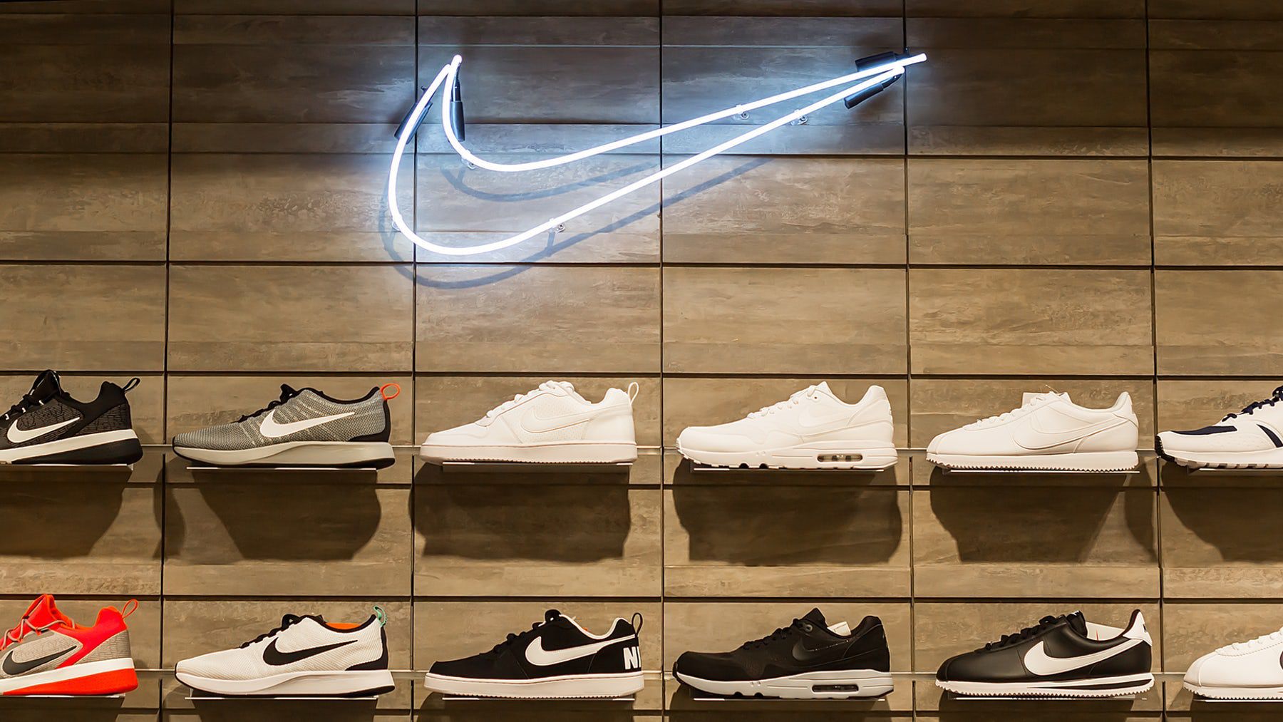 Nike Expected to Forecast Profit Below Wall Street Estimates