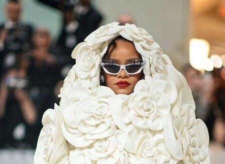 Rihanna's Met Gala Look Created at 3 a.m. Meeting, Had $25 Million in Cartier Jewels