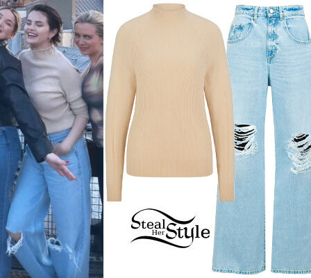 Selena Gomez: Ribbed Sweater, Ripped Jeans