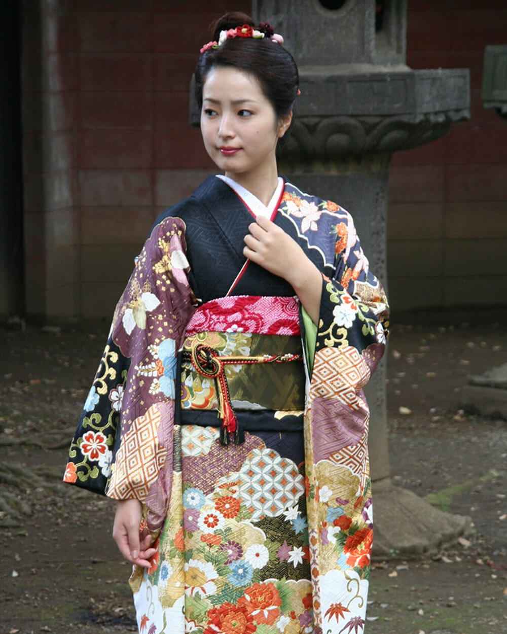 Kimono vs Yukata Left Over Right