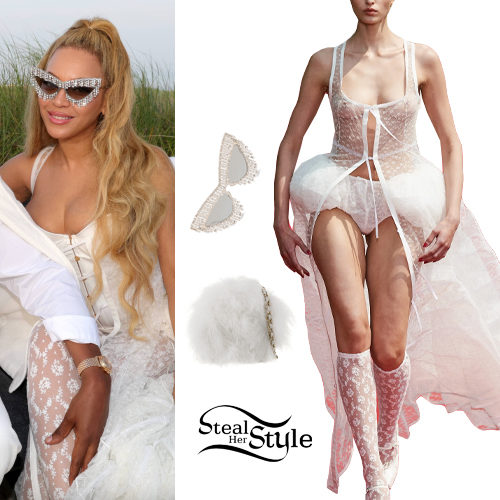 Beyoncé: White Lace Outfit
