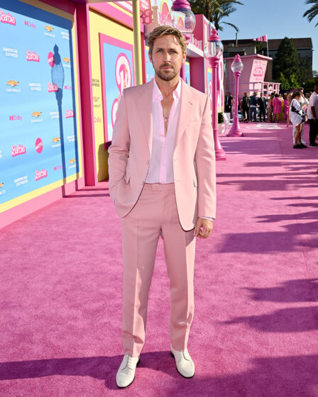 Ryan Gosling Wore Gucci To The 'Barbie' World Premiere

Gucci Pink Suit.
