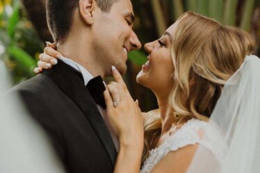 VegNews.HannahHaglerJesseWeseloh.Wedding17