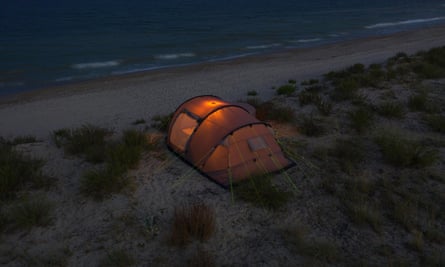 a camping tent on a beach near Black sea at eveningWBXG53 a camping tent on a beach near Black sea at evening