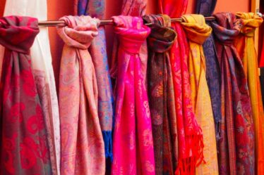 Buy Silk Sarees Online to Rock the Ethnic Look