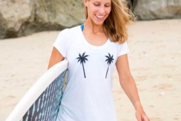 How Professional Retailers Ensure Authenticity in Surfing Tees