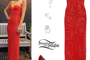 Lily Allen: Red Knit Dress and Pumps