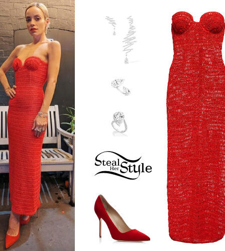 Lily Allen: Red Knit Dress and Pumps