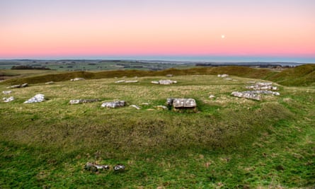 Arbor Low consists of a ditch and mound with 50 white limestone slabs, all now lying flat.