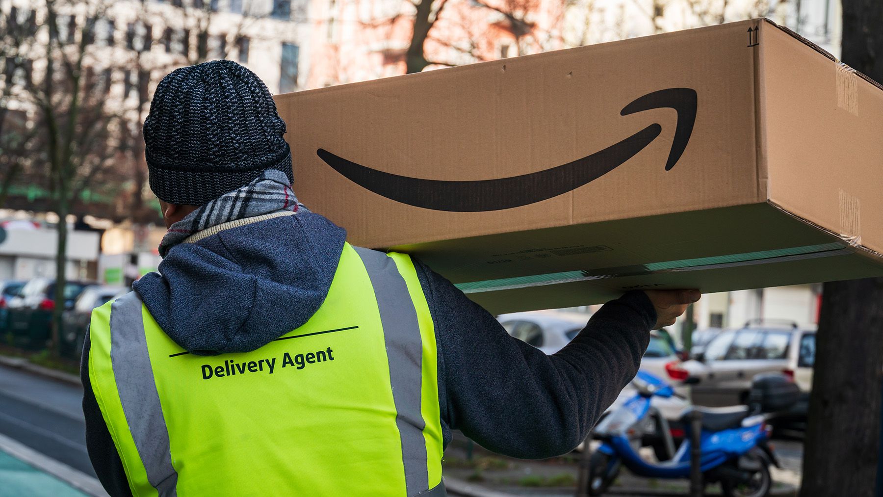 Amazon Analysts Expect Same-Day Delivery to Boost Margins in Q3