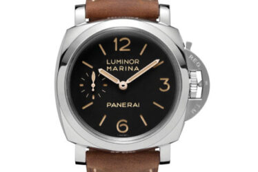 The Panerai Luminor Marina PAM00422 is perfectly proportioned for Laurent Duvernay-Tardif’s six-foot-five, 320-pound frame