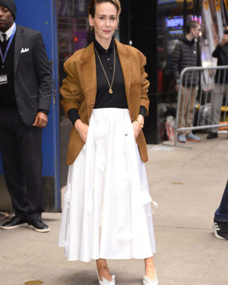 BGUK_2761181 - New York, NY  - Sarah Paulson stuns in a white Prada skirt paired with a black top and a suede jacket as she exits the Good Morning America morning show in New York City. Pictured: Sarah Paulson BACKGRID UK 27 OCTOBER 2023  UK: +44 208 344 2007 / uksales@backgrid.com USA: +1 310 798 9111 / usasales@backgrid.com *Pictures Containing Children Please Pixelate Face Prior To Publication*