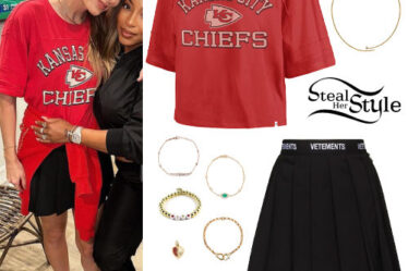 Taylor Swift: Red Chiefs Top, Pleated Skirt