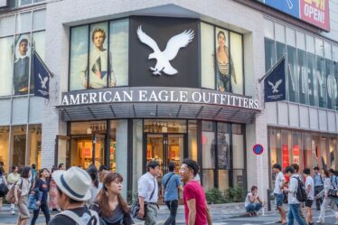 American Eagle Raises Annual Revenue Forecast on Strong Holiday-Season Demand