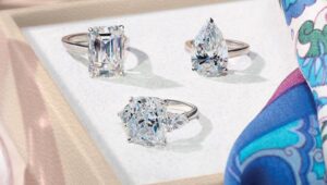 De Beers Will Stockpile Unsold Diamonds After Prices Tumble