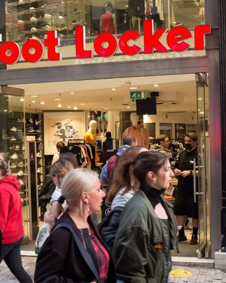 Foot Locker Raises Forecast on Strong Thanksgiving Week