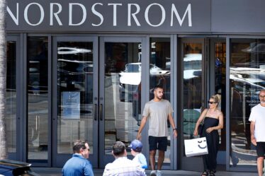 Nordstrom Revenue Sags as Inflation Turns Holiday Shoppers Picky