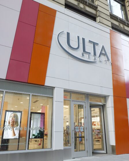 Ulta Beauty Raises Annual Forecasts, Longtime CFO Settersten to Retire