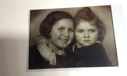 Eva Paddock, aged three, and her sister Milena.