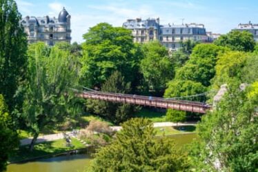 Eiffel’s footbridge in the Parc des Buttes Chaumont.