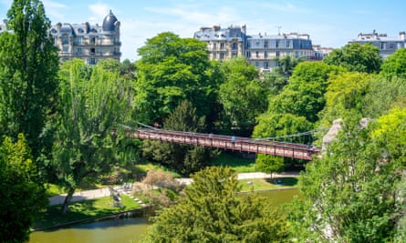 Eiffel’s footbridge in the Parc des Buttes Chaumont.