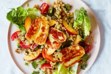 Freekeh salad with nectarine and halloumi: a hearty but fresh dish that celebrates the flavours of the Middle East.