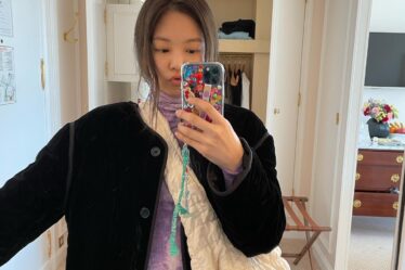 Jennie in the COS quilted bag