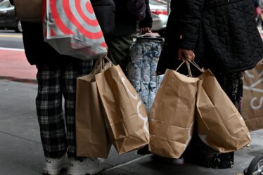US Retail Sales Unexpectedly Rise in Solid Start to Holidays