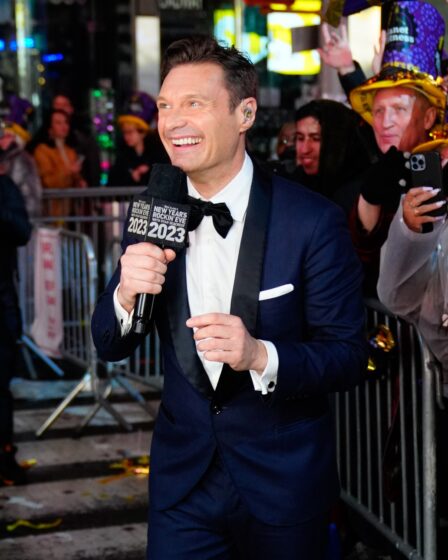 Ryan Seacrest new year's eve times square