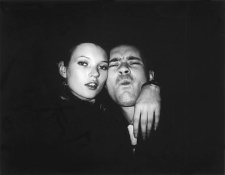 Kate Moss and Damien Hirst in 1997 by Johnnie Shand Kydd.