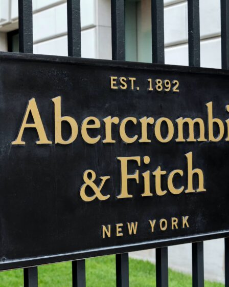 Abercrombie & Fitch Lifts Holiday Sales Forecast on Robust Demand